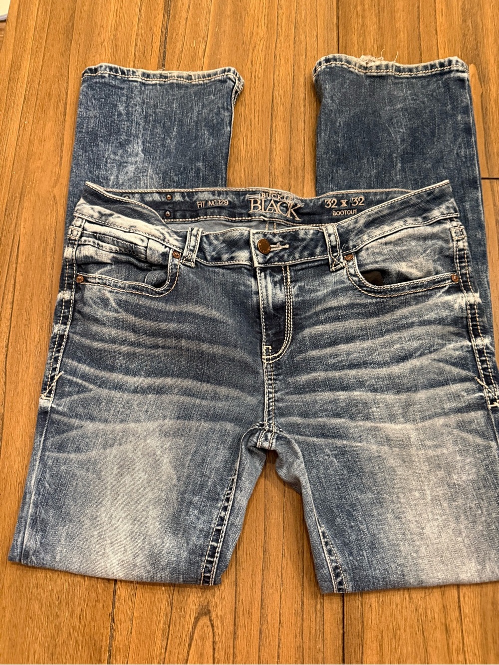 BKE Women's Bootcut Jeans in Distressed Light Blue Wash 32x32 LIKE NEW